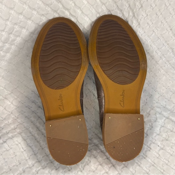 Clarks Metallic Leather Chelsea Ankle Boots Slip On Bronze Pewter 6M Women’s - Picture 7 of 7